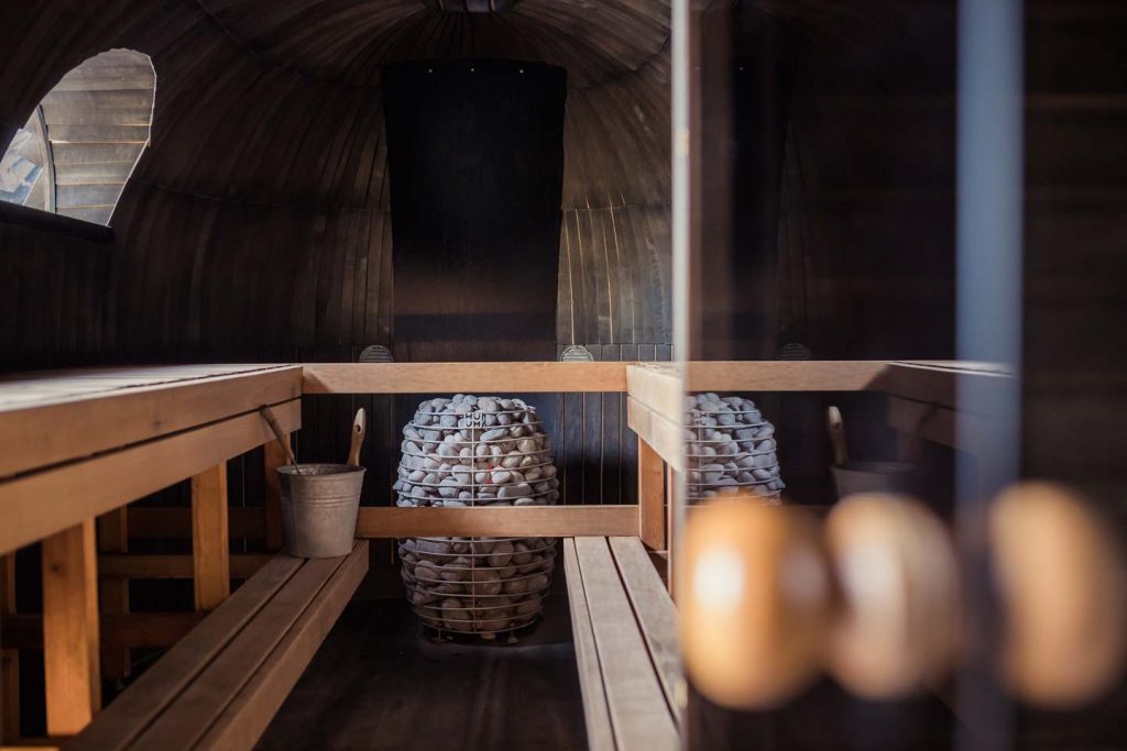 Relajarse en una sauna